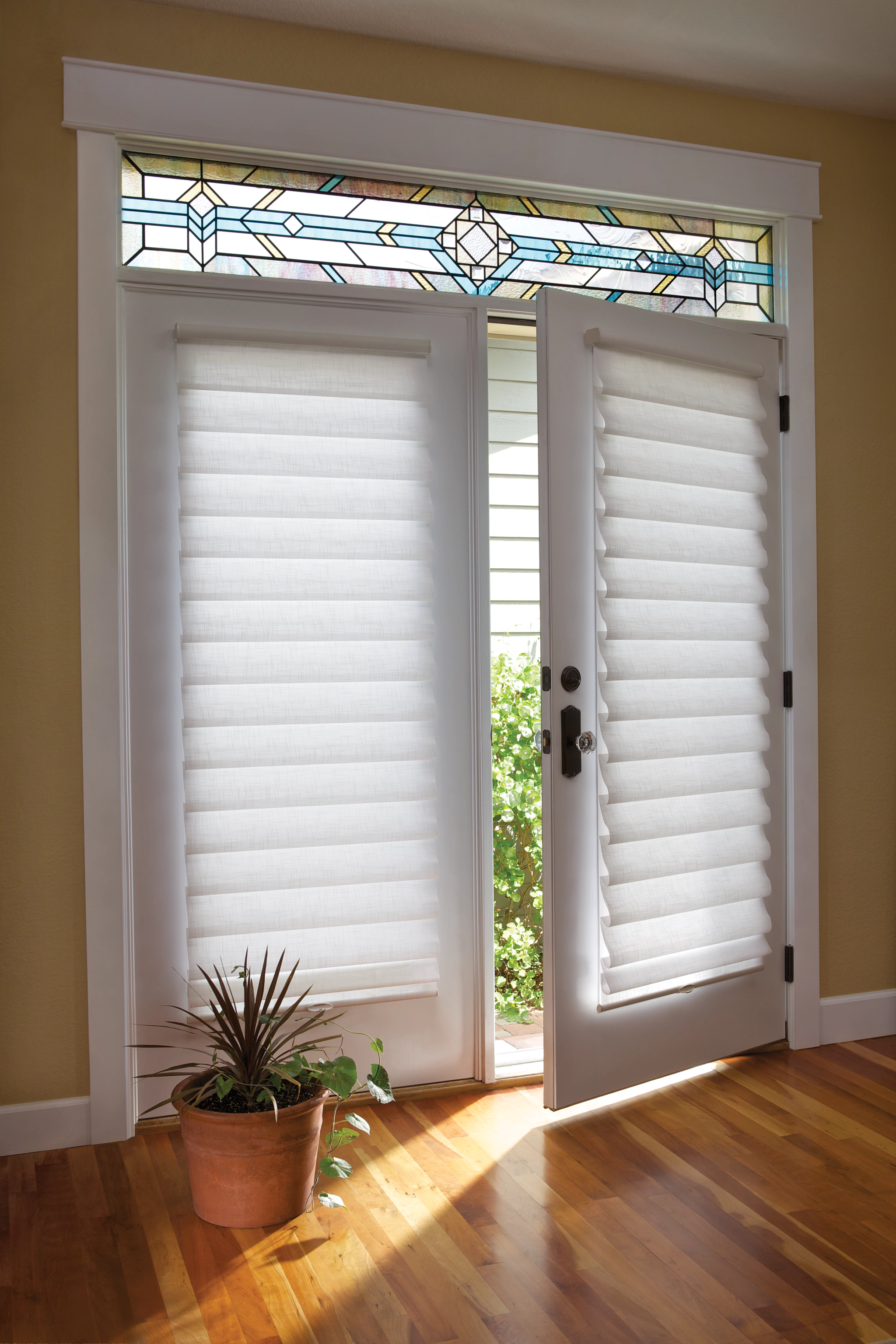Worldwide Flooring Design Center Vignette® Roman Shades Vignette® Roman Shades Hunter Douglas 