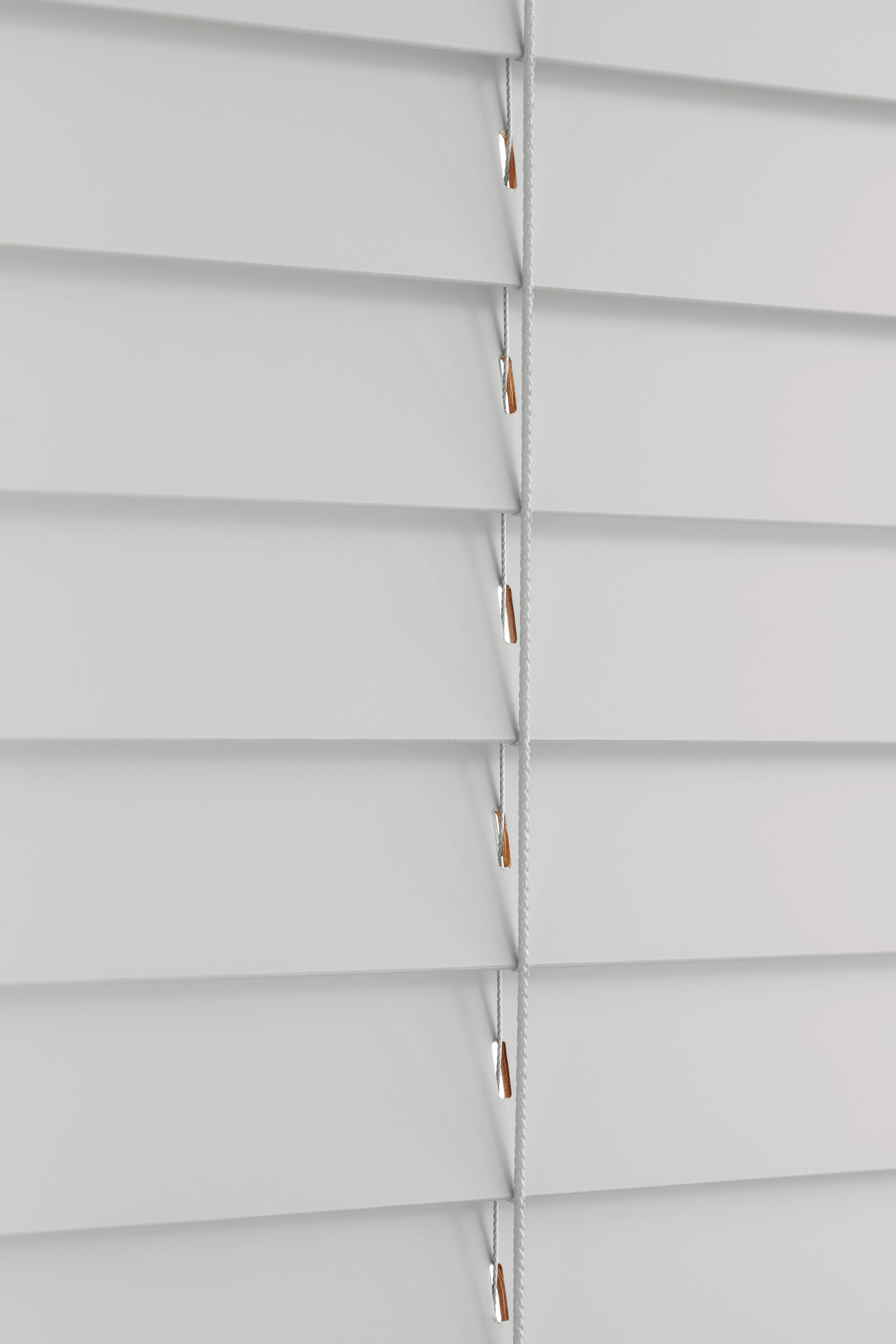 Worldwide Flooring Design Center Parkland® Wood Blinds Parkland® Wood Blinds Hunter Douglas 