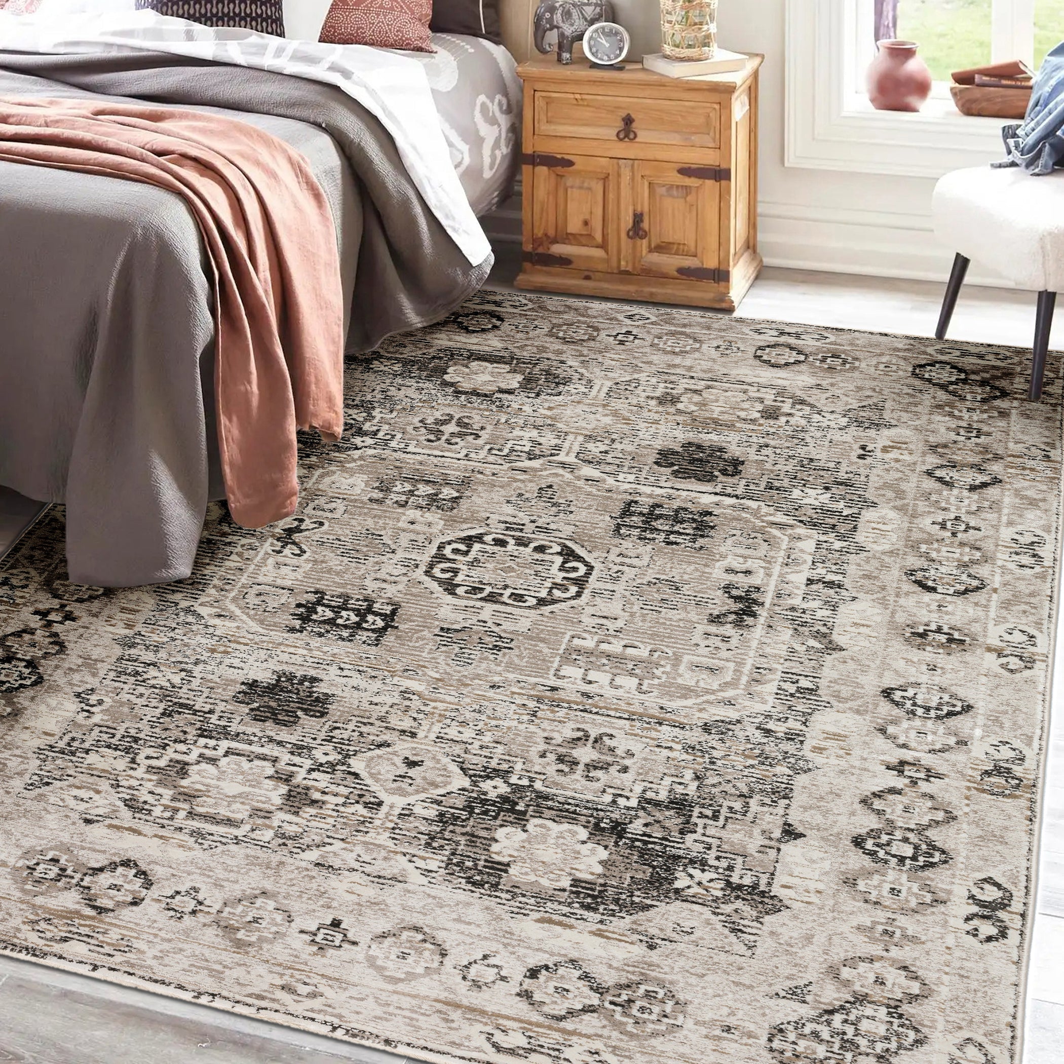 The Rug Corner Dalyn Izmir IZ4 Midnight  Izmir IZ4 Midnight