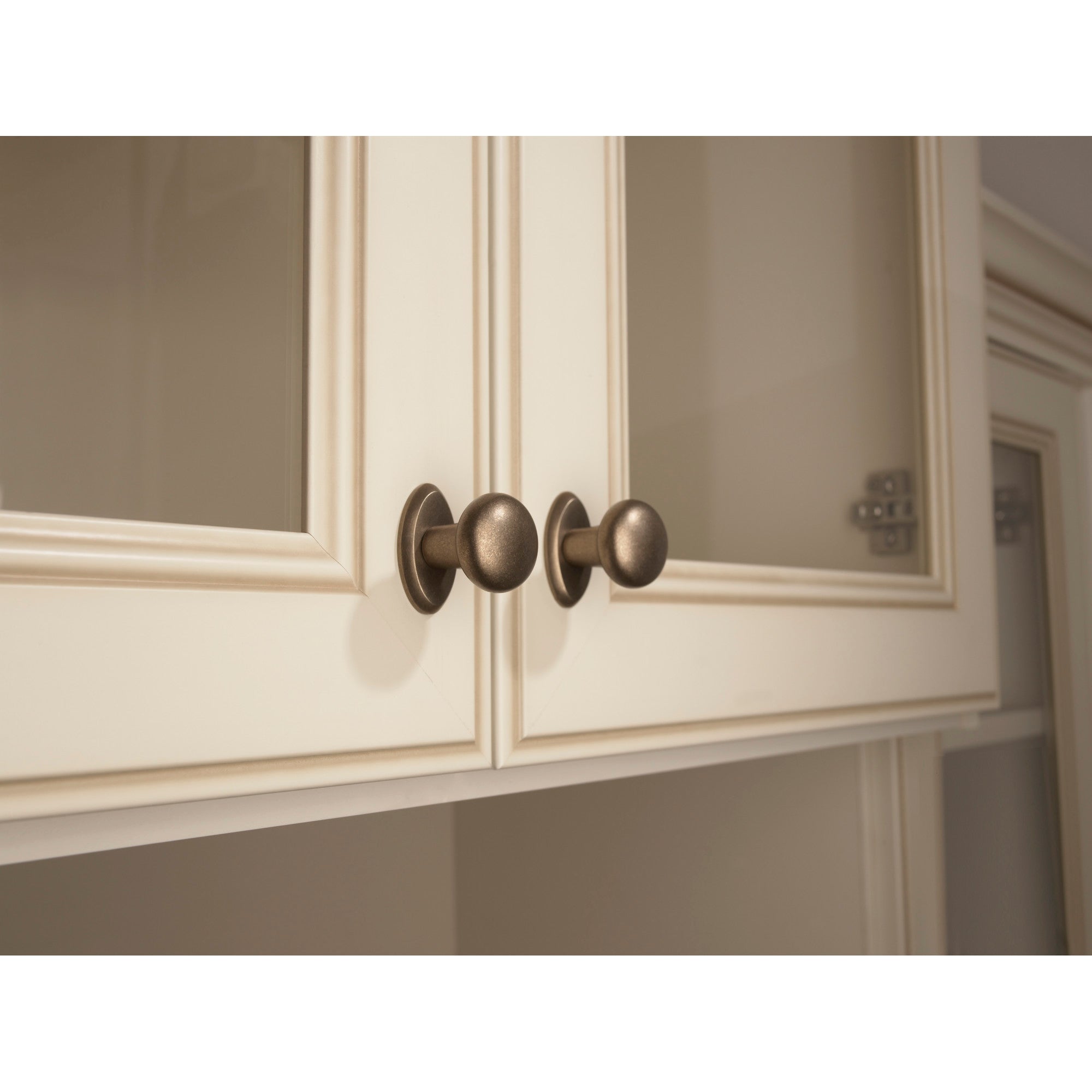 Worldwide Flooring Design Center Aspen Round Knob 1 3/8 Inch Mahogany Bronze Aspen Round Knob 1 3/8 Inch Mahogany Bronze Top Knobs Decorative Hardware