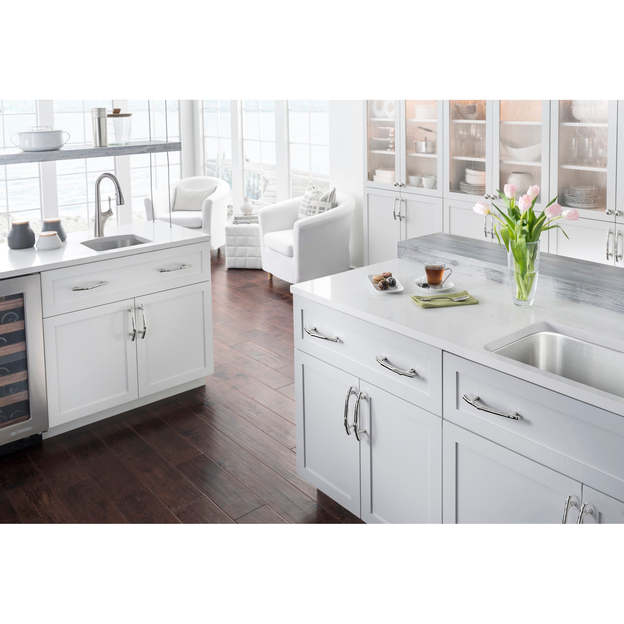 Worldwide Flooring Design Center Aspen II Twig Pull 3 1/2 Inch (c-c) Polished Chrome Aspen II Twig Pull 3 1/2 Inch (c-c) Polished Chrome Top Knobs Decorative Hardware