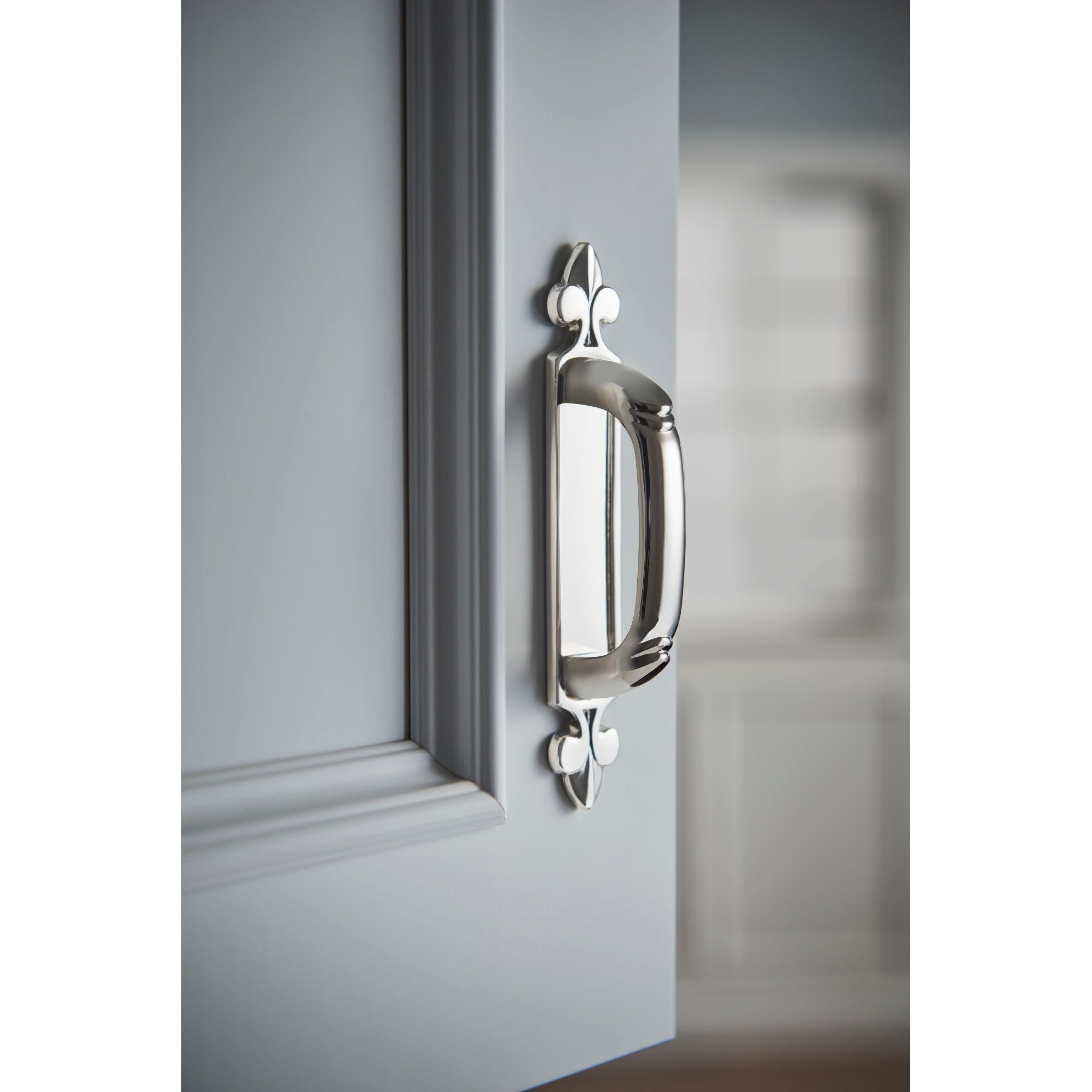 Worldwide Flooring Design Center Dover D Pull 2 1/2 Inch (c-c) Brushed Satin Nickel Dover D Pull 2 1/2 Inch (c-c) Brushed Satin Nickel Top Knobs Decorative Hardware