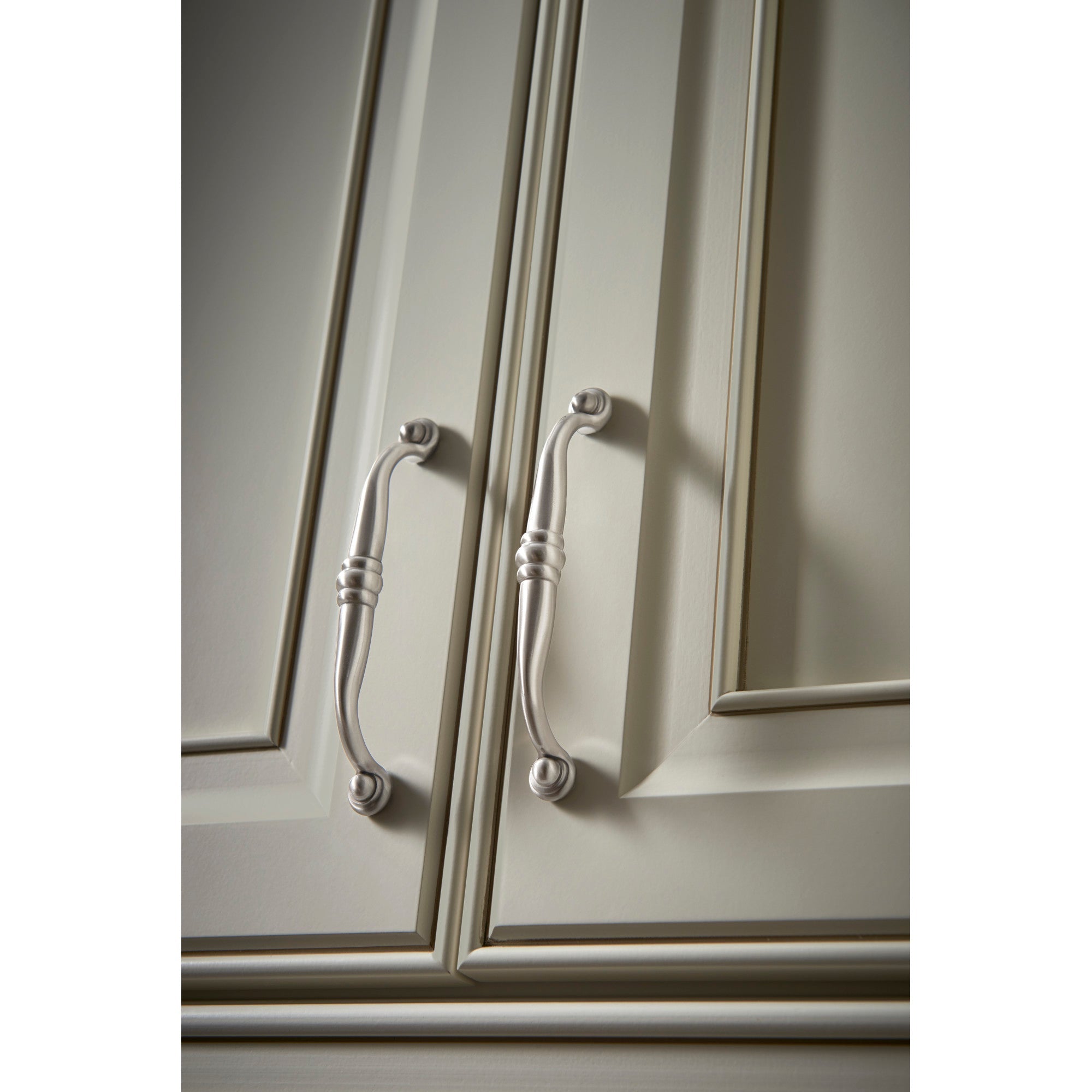 Worldwide Flooring Design Center Voss Pull 5 1/16 Inch (c-c) German Bronze Voss Pull 5 1/16 Inch (c-c) German Bronze Top Knobs Decorative Hardware