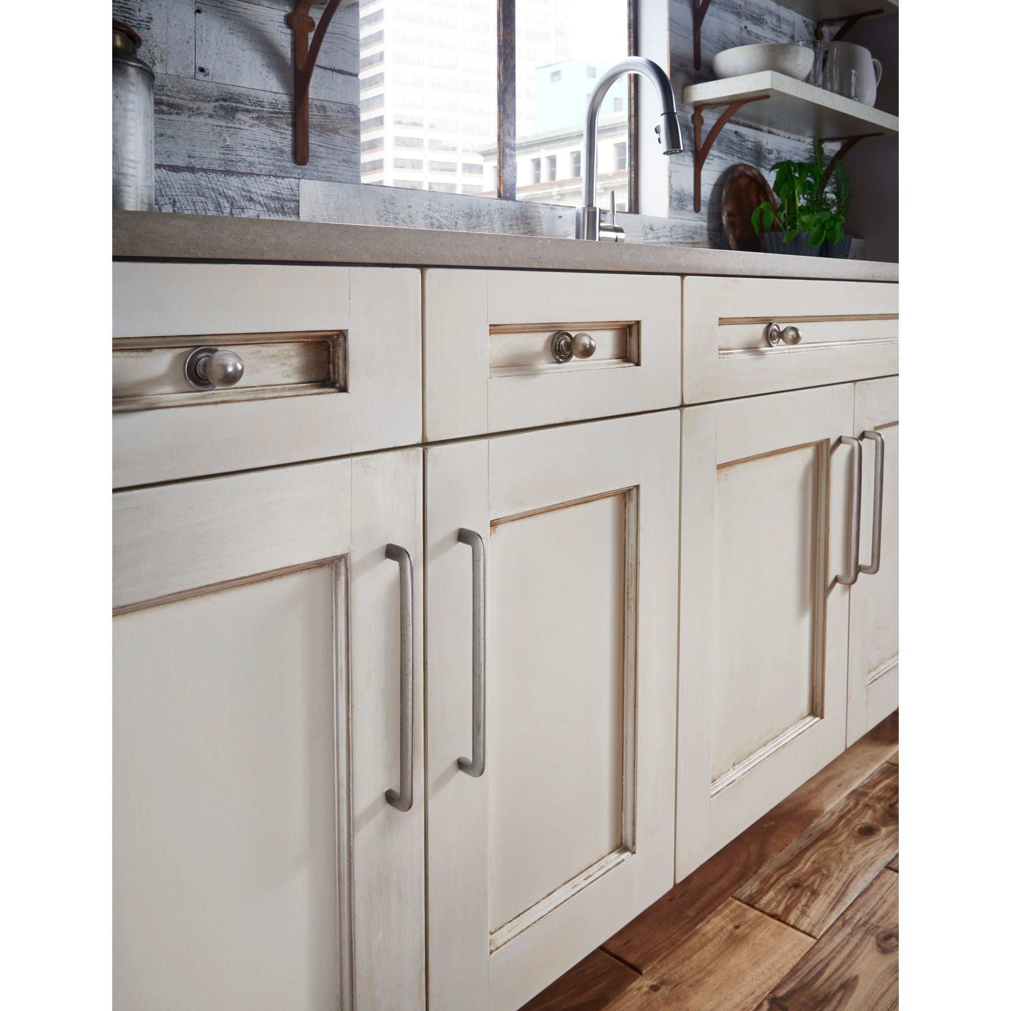 Worldwide Flooring Design Center Paris Knob Smooth 1 1/4 Inch w/Backplate Cast Iron Paris Knob Smooth 1 1/4 Inch w/Backplate Cast Iron Top Knobs Decorative Hardware