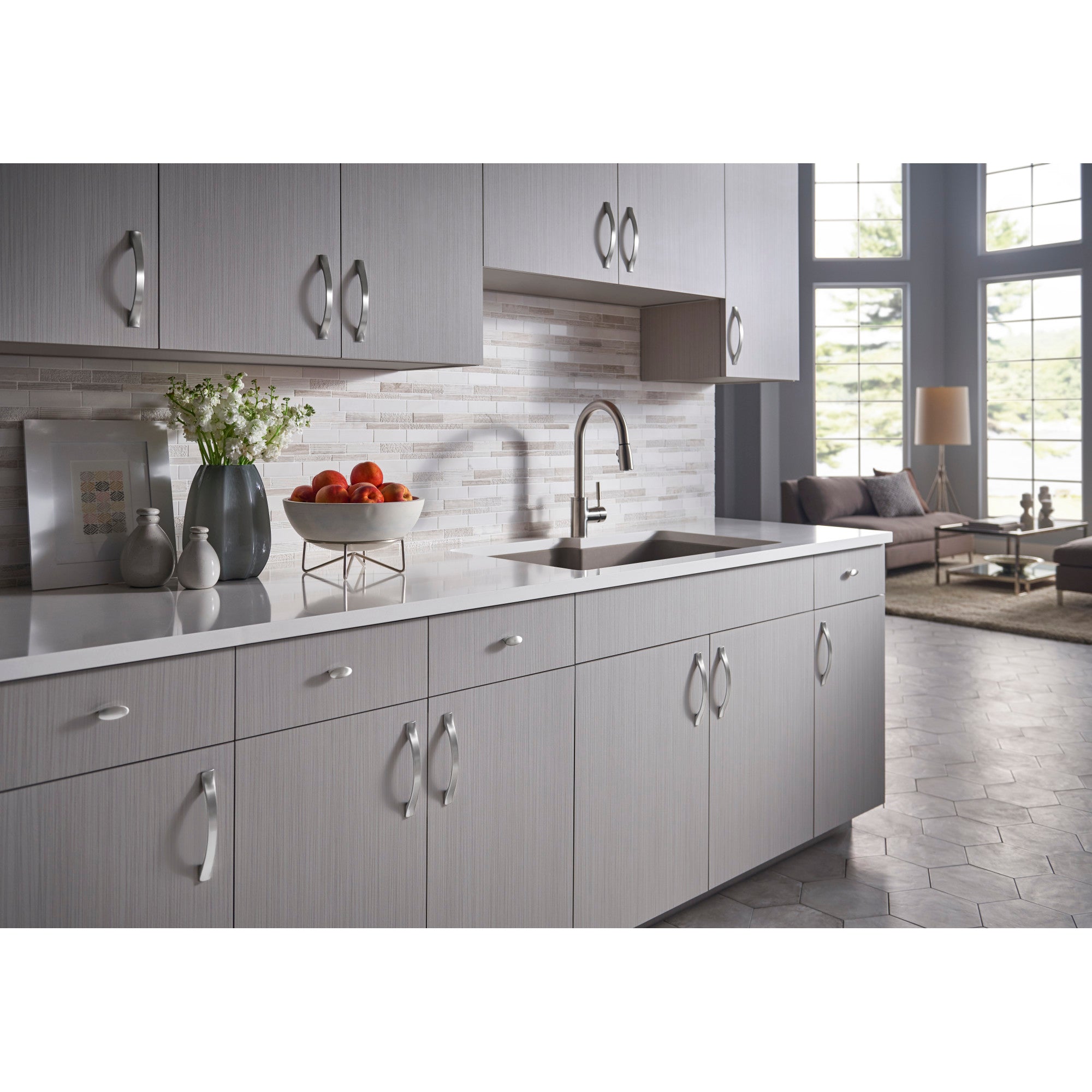 Worldwide Flooring Design Center Oval Pull 5/8 Inch (c-c) Polished Chrome Oval Pull 5/8 Inch (c-c) Polished Chrome Top Knobs Decorative Hardware