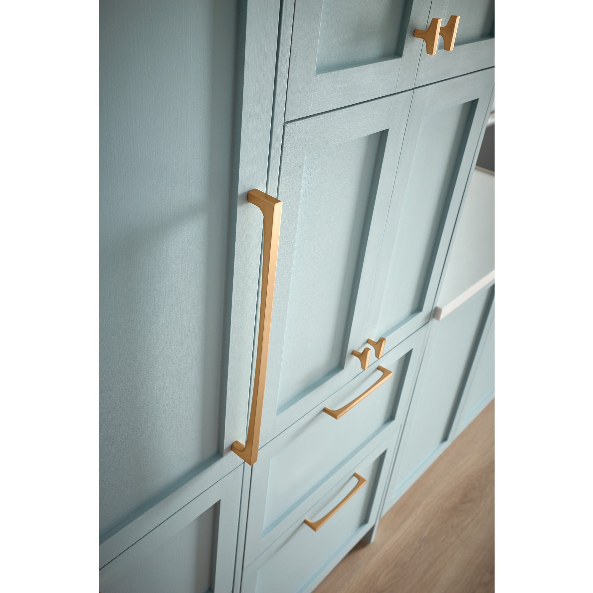 Worldwide Flooring Design Center Riverside Pull 12 Inch (c-c) Honey Bronze Riverside Pull 12 Inch (c-c) Honey Bronze Top Knobs Decorative Hardware