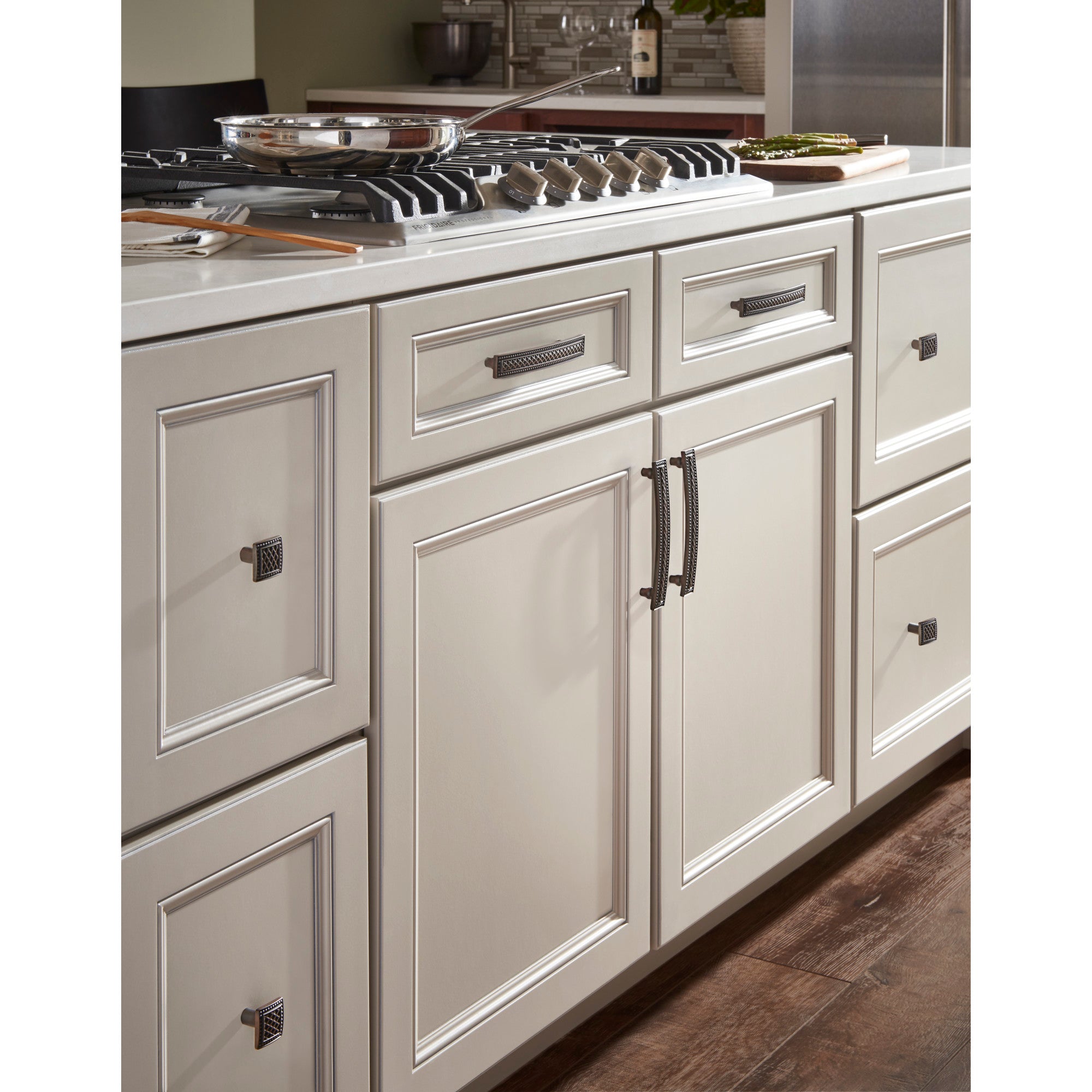 Worldwide Flooring Design Center Trevi Pull 5 Inch (c-c) Patina rouge Trevi Pull 5 Inch (c-c) Patina rouge Top Knobs Decorative Hardware