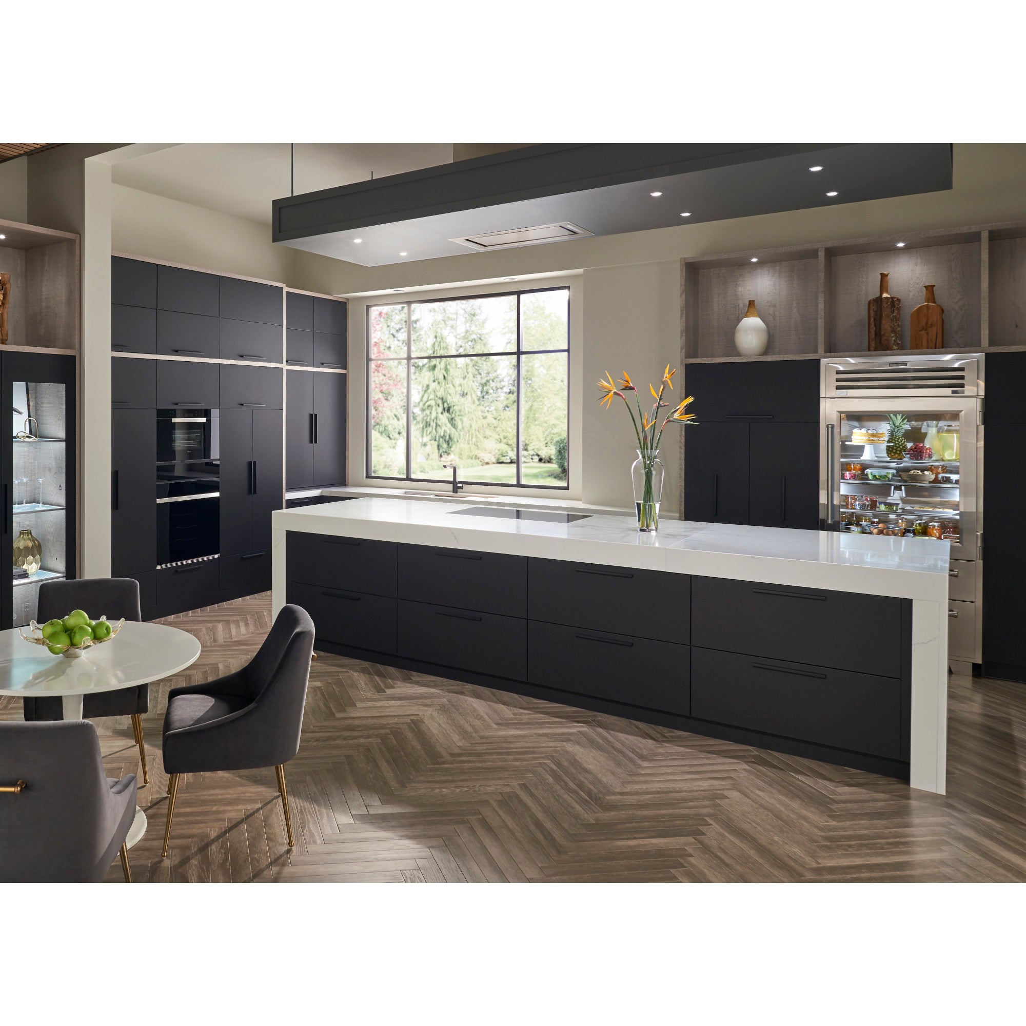 Worldwide Flooring Design Center Modern Metro Tab Pull 5 Inch (c-c) Aluminum Modern Metro Tab Pull 5 Inch (c-c) Aluminum Top Knobs Decorative Hardware