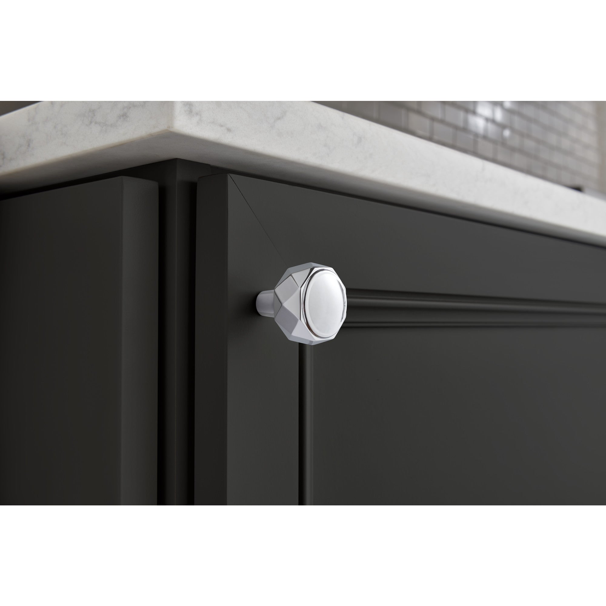 Worldwide Flooring Design Center Kingsmill Knob 1 1/4 Inch Polished Chrome Kingsmill Knob 1 1/4 Inch Polished Chrome Top Knobs Decorative Hardware