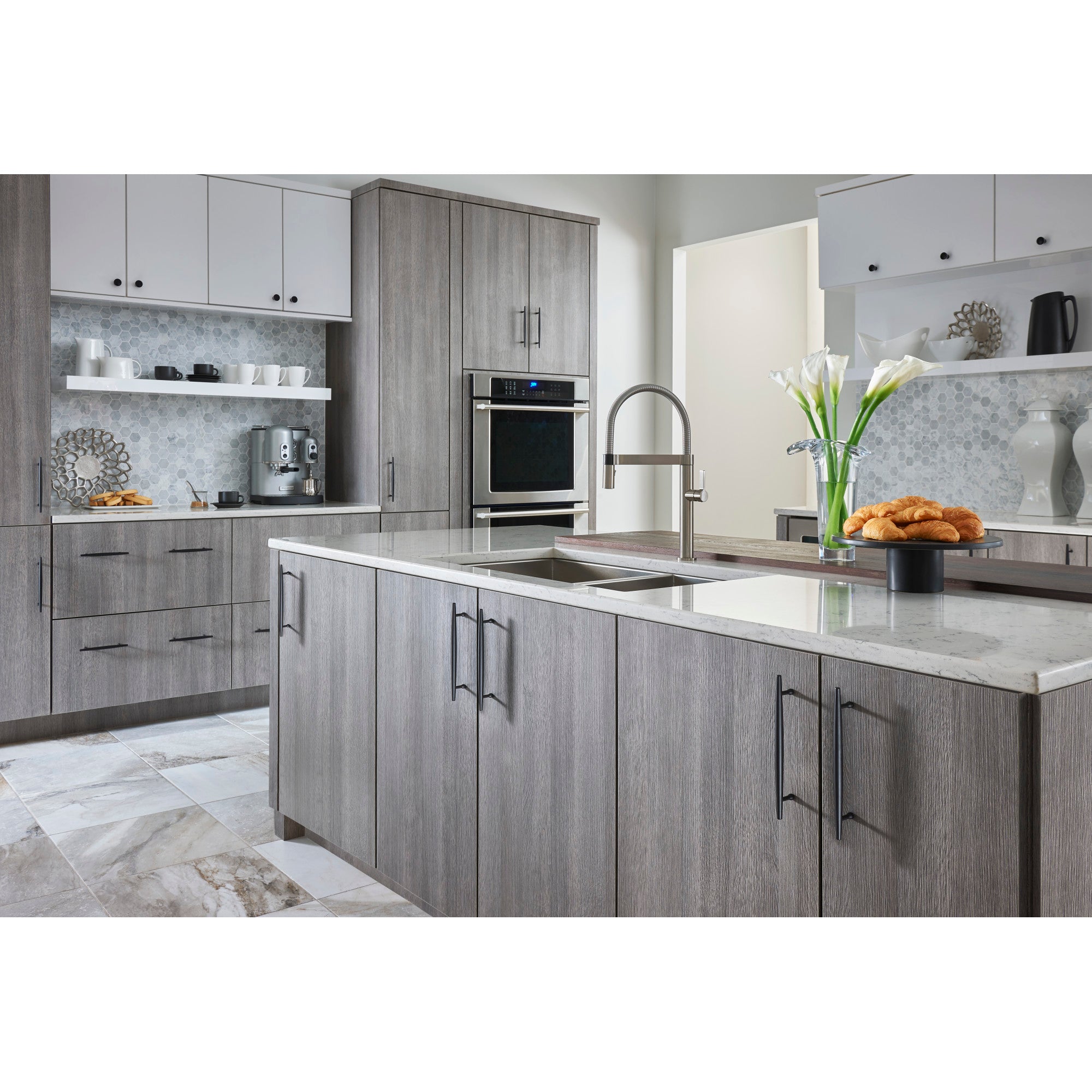 Worldwide Flooring Design Center Allendale Pull 7 9/16 Inch (c-c) Brushed Satin Nickel Allendale Pull 7 9/16 Inch (c-c) Brushed Satin Nickel Top Knobs Decorative Hardware
